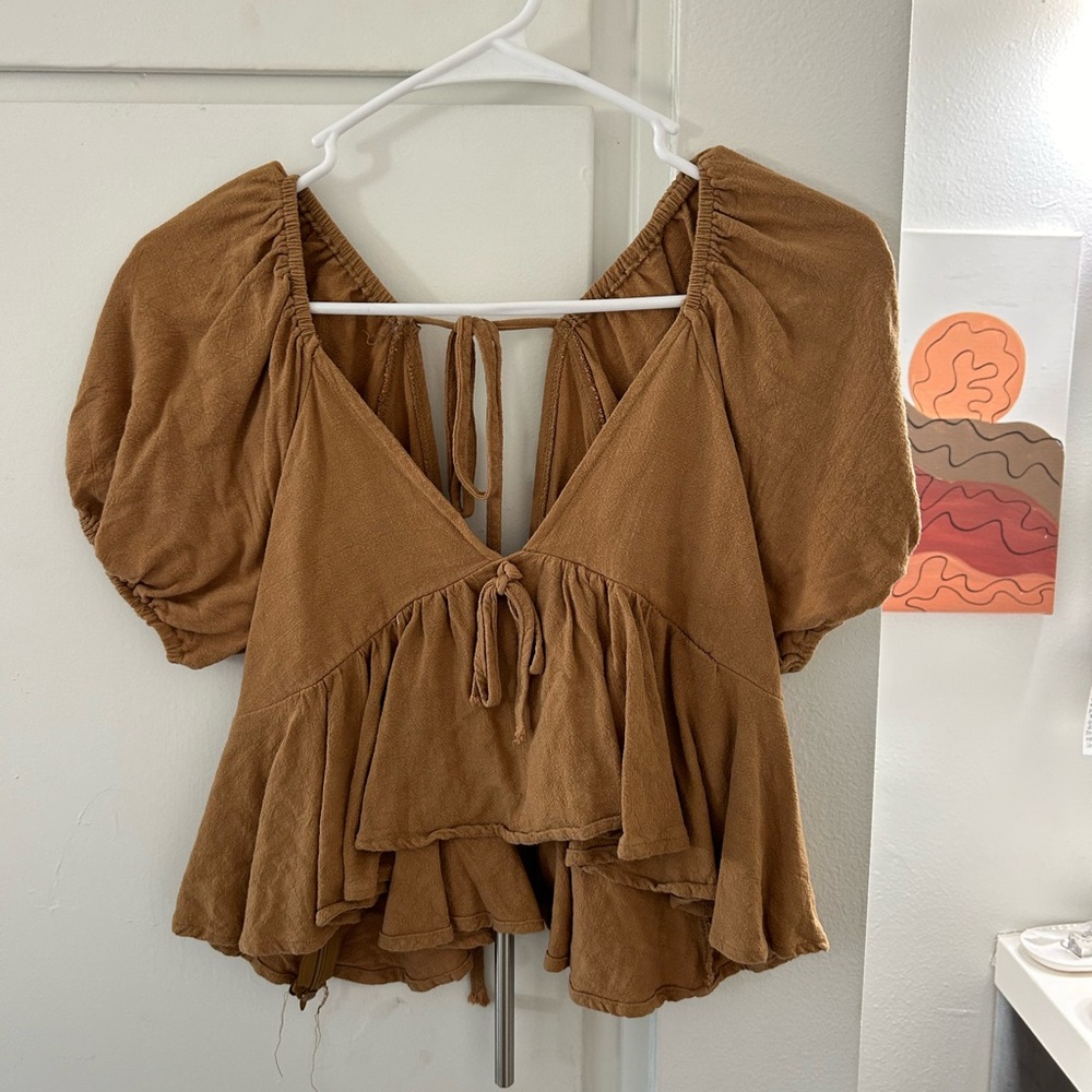 Tan puff sleeve crop top